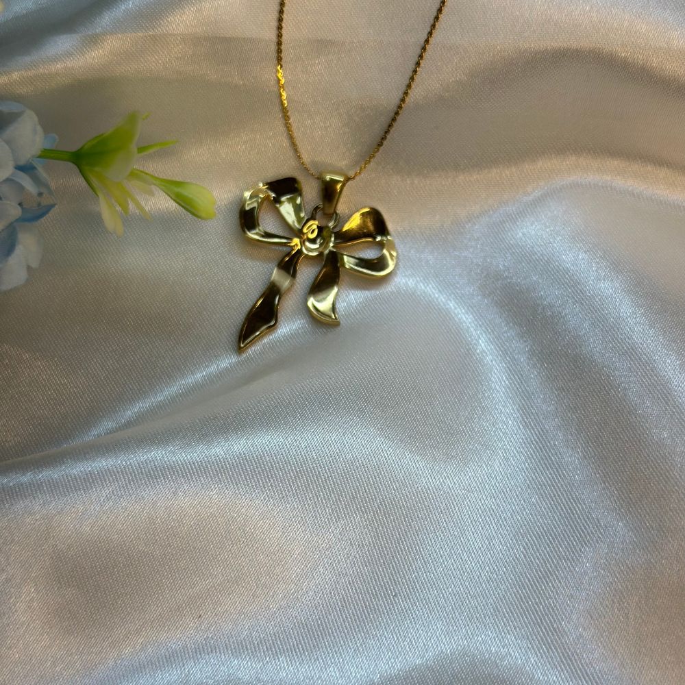 Structured Bow Necklace - 18K Gold Plated
