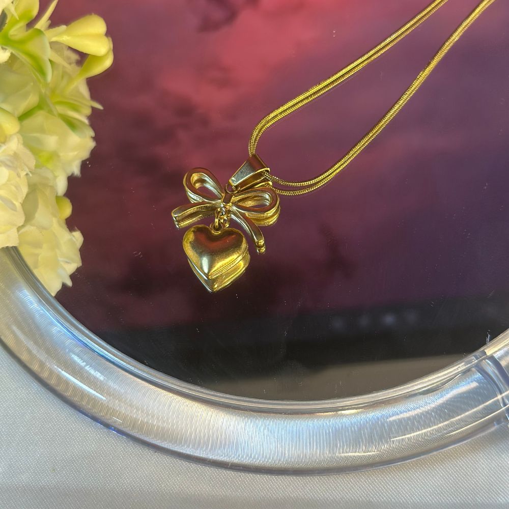 Bow Heart Necklace - 18K Gold Plated