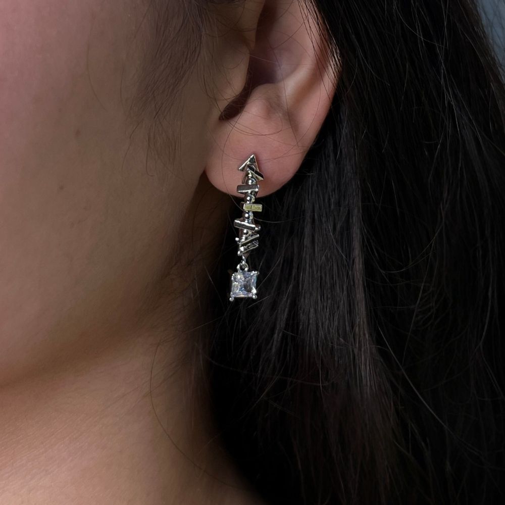 Traingled Stone Earring - 18K Gold Plated
